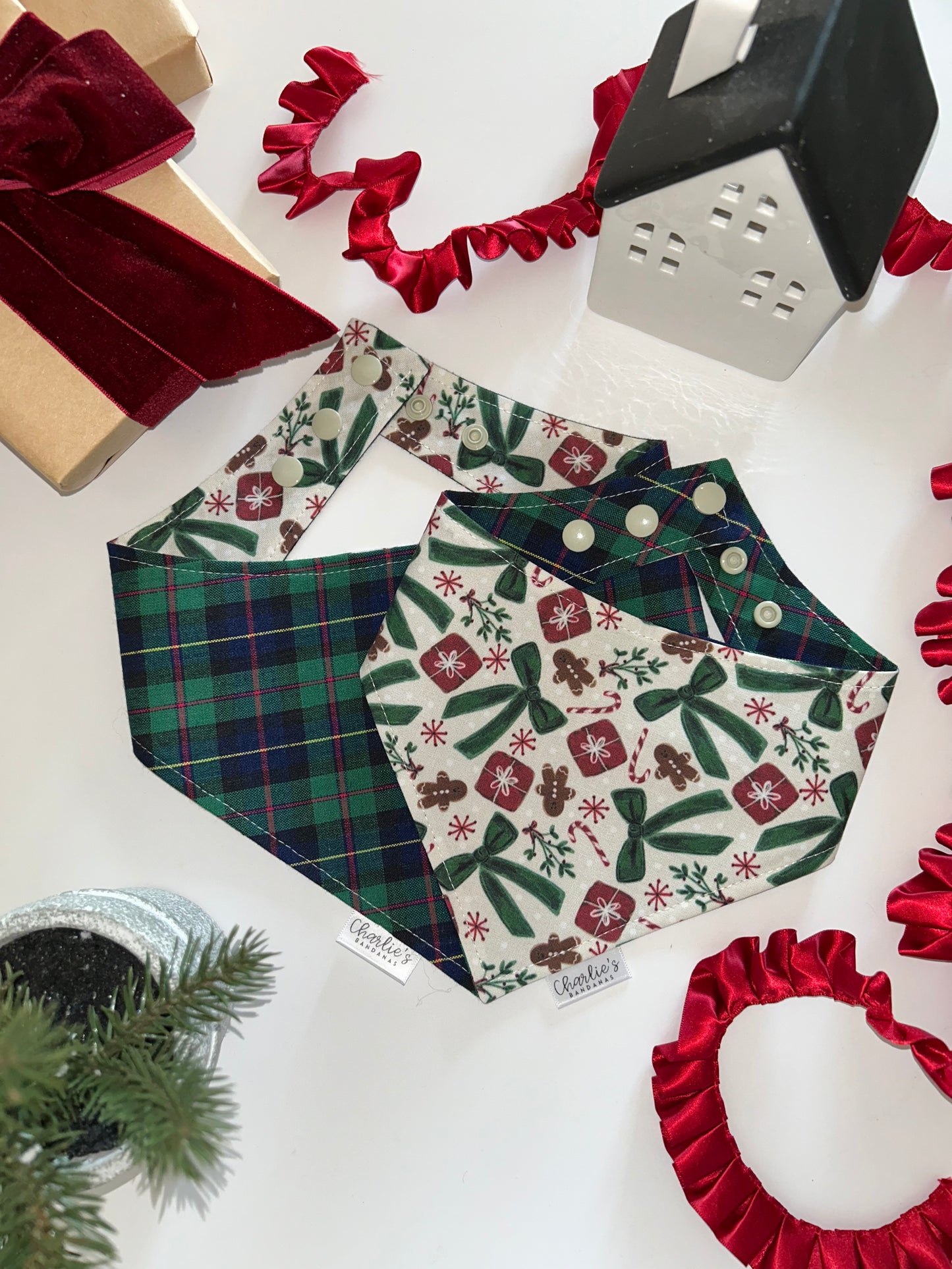 Christmas Bows/ Green Plaid